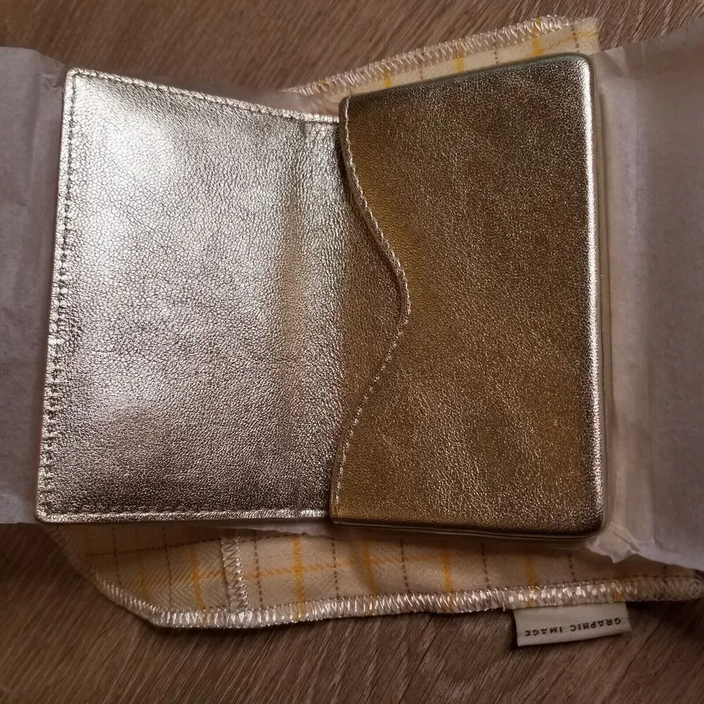 MAGNETIC CARD CASE (HARD) IN METALLIC WHITE-GOLD GOATSKIN LEATHER